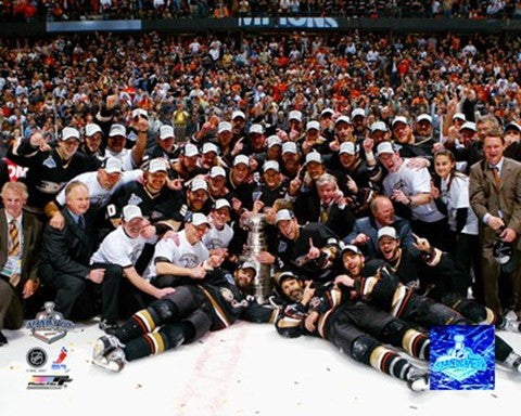 2007 - Ducks Stanley Cup Celebration On Ice Fashion